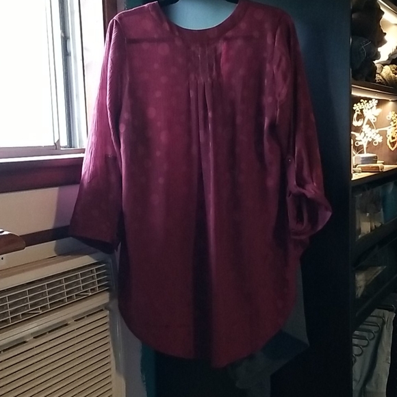 Split neck blouse - Picture 2 of 4